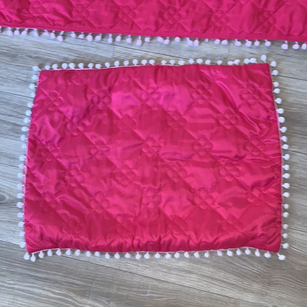 Pink with tassels matching pillowcase & comforter set